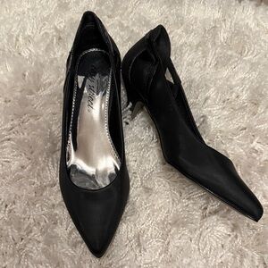 City Streets Black Pointed Heels